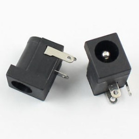 Conector mama PCB 5.5x2.1 cu 3 pini